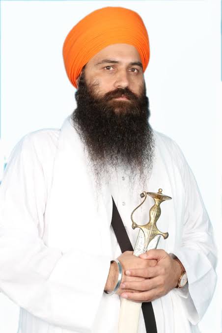 लेकिन सिख समुदाय, खासकर सिखों की युवा पीढ़ी आज भी जत्थेदार मानती है